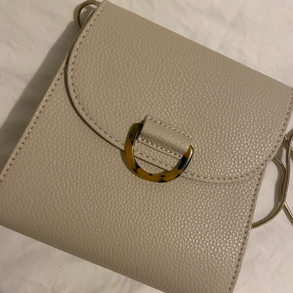 Banana Republic cross body bag in beige